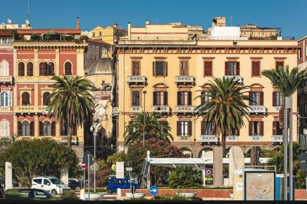 Stupenda Suite A Cagliari Piazza Galilei ภายนอก รูปภาพ